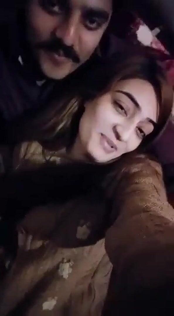 Checkout Famous Pakistani Singer Latest Viral Bedroom Video With Her