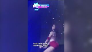 Twice Mina shaking it