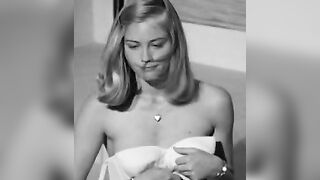 Cybill Shepherd [gif]