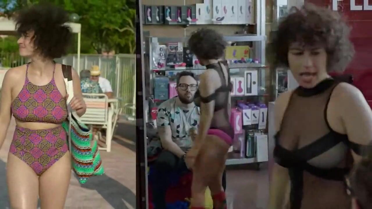 Ilana Glazer's big fucking tits on Broad City.