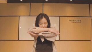 Elris - Hyeseong ''God is a Woman'' (check comments for slightly slowed parts)