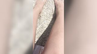 [F] At the beach - mild but teasing [GIF]