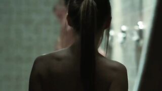 Katsuni drops the soap [Gifv] (x-post from r/katsumi)