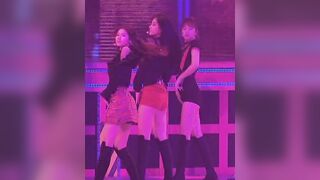 TWICE - Sana, Tzuyu & Jeongyeon