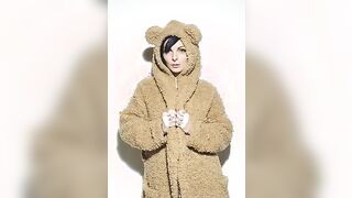 Kigurumi (着ぐるみ) is used to describe full-body hooded animal pajamas, sometimes called ''disguise pajamas'' or onesies, the clothing is normally worn non-commercially as Japanese street fashion or as sleepwear, and is not intended to function as...