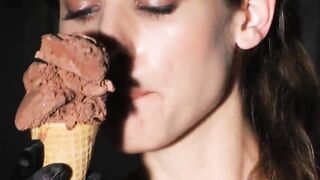 Lyndsy Fonseca - Eats an ice cream