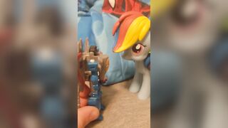 Starscream versus rainbow dash. round 1