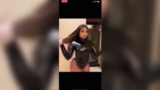 You either love her music or her ass (@theestallion)