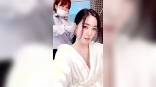 SNSD - Tiffany Bathrobe Tease