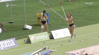 Clara Fernandez Pole Vault