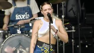 Tove Lo likes showing off her tits on stage