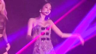 Bouncy Jennie (Blackpink)