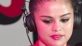 Selena Gomez's facial expression when someone pushes his hard cock from behind