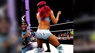 Sasha Banks shaking her ass