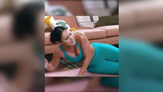 Francia Raisa-HIMYF-S01 E02 Teal Yoga Pants