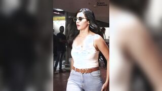 Amyra Dastur - Airport jiggles