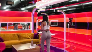 Betty Bending Over 2022-04-24 BBCan10