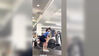 deadlift in gym